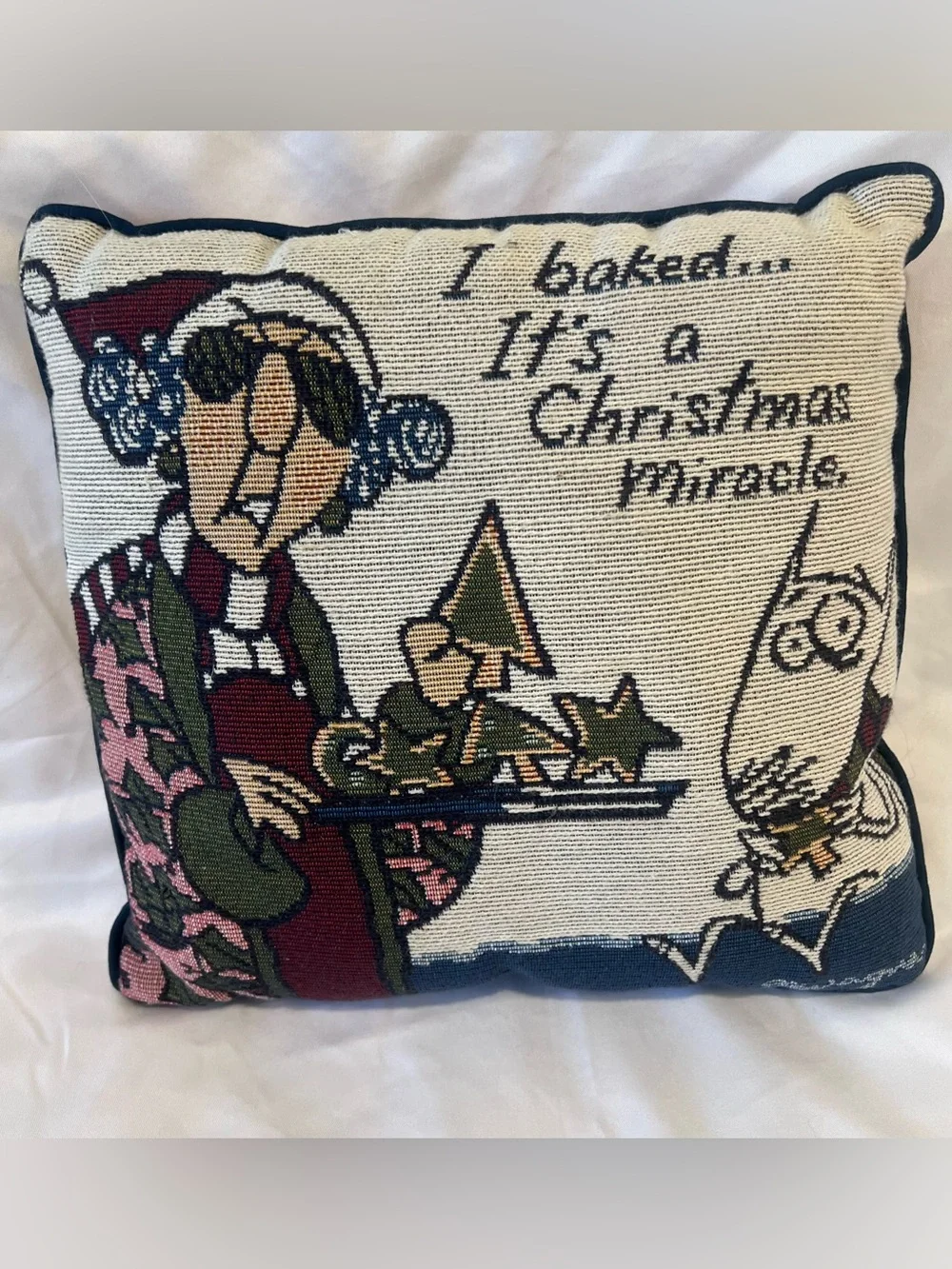Hallmark Maxine Shoebox Tapestry Pillow I Bake It’s a Christmas Miracle